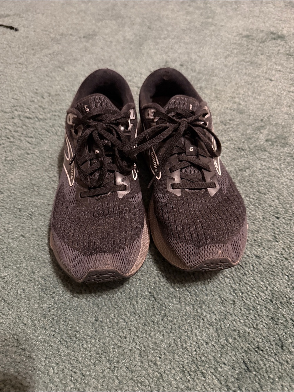 Brooks Black and Gray Women’s levitate GTS 6